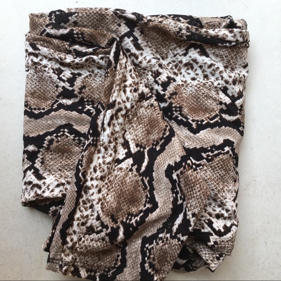 2 piece Snake Print outfit - Picture 3 of 5